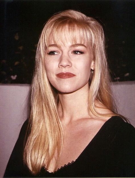 Jennie Garth, Beverly Hills 90210, Amanda Bynes, 90s Hairstyles, Janet Jackson, Grunge Hair, Blake Lively, Aesthetic Hair, Hairstyles With Bangs