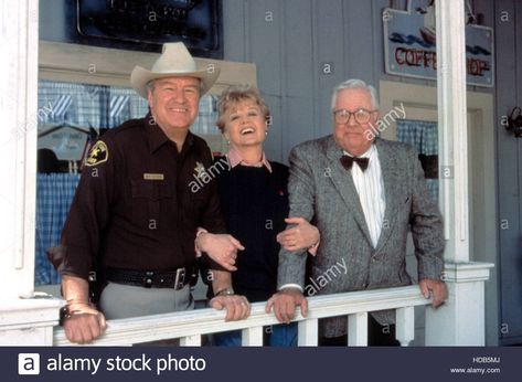 Download this stock image: MURDER SHE WROTE, Ron Masak, Angela Lansbury, William Windom, 1984-96 - HDB5MJ from Alamy's library of millions of high resolution stock photos, illustrations and vectors. The Benchwarmers, Cabot Cove, The Flying Nun, Angela Lansbury, Jerry Lewis, The Monkees, Character Actor, Married Men, Film Tv