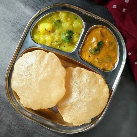 North Indian Vegetarian Recipes, Poori Masala, Poori Recipe, Chic Peas, Chole Bhature, Easy Indian Recipes, Pani Puri, Vegetarian Fast Food, Indian Breakfast