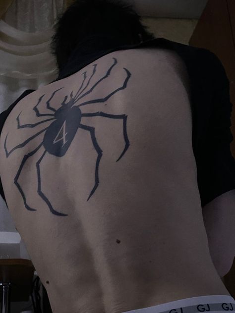 Hxh Spider Tattoo Hisoka, Hisoka Back Tattoo, Hxh Tattoo Ideas Spider, Hunterx Hunter Tattoos, Tattoo Ideas From Movies, Spiderman Back Tattoo, Hxh Tattoos Spider, Hunter Hunter Spider Tattoo, Genei Ryodan Tattoo