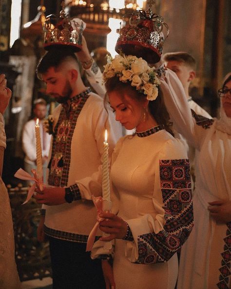 Romanian Wedding, Christian Wedding Dress, Folk Wedding, Russian Wedding, Orthodox Wedding, Russian Orthodox, Russian Folk, Christian Wedding, Wedding Themes