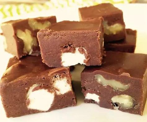 PAULA DEEN’S 5-MINUTES FUDGE Paula Deans Five Minute Fudge, Paula Deen 5 Minute Fudge Recipe, Paula Dean Fudge Recipe, Paula Deen 5 Minute Fudge, 5 Minute Fudge, Microwave Fudge, Holiday Platters, Fudge Recipes Easy, Candy Recipes Homemade