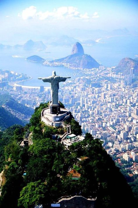 Le Brésil Single Travel, Rio Brazil, Christ The Redeemer, Brazil Travel, Places Around The World, Travel Aesthetic, Solo Travel, Wonderful Places, Travel Around The World