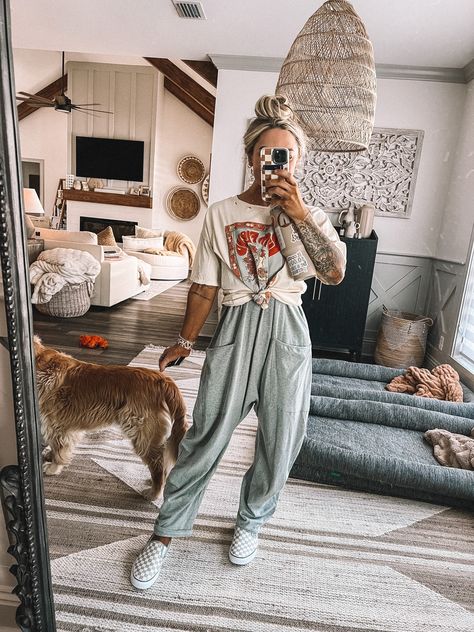 Comfy Clothes For Work, Study Outfit Comfy Summer, Summer Free People Outfit, Cider Jumpsuit Outfit, 2024 Spring Outfit Ideas, Women’s Boho Outfits, Women Boho Outfits, Colorful Bohemian Outfits, Freepeople Jumpsuit Outfit