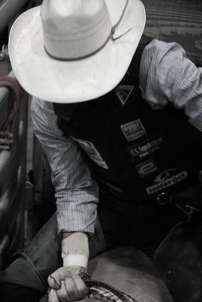 Bull Riding Canadian Cottage, Pbr Bull Riders, Cowboy Photography, Elsie Silver, Bucking Bulls, Professional Bull Riders, Cowboy Romance, Rodeo Cowboys, Cowboy Pictures