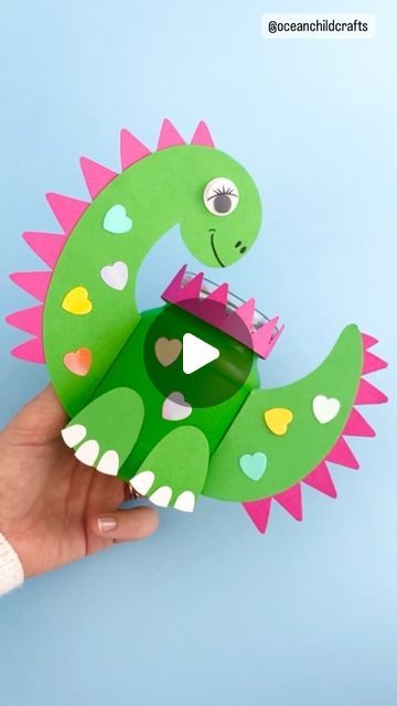 62K views · 3K likes | Ocean Child Crafts on Instagram: "DINOSAUR LANTERN CRAFT! 🦖❤️🦕  A fun fall craft idea.💡🍁 Craft supplies needed: - Glass jar - Green paint and sponge - Green and pink card-stock - Googly eye - Black sharpie  - Scissor - Glue   ➡️ Join us for #fantasyhasreallynolimits with craft theme LIGHT! 💡  ➡️ Hosted by: @manineecodine & @creativiconbambini   ➡️ Guests: @j_de_jugar  @kylie111177  @littlies_and_me  @mypetitepalette  @swimthechocolatesea  @page21_books_and_creativity   ➡️ Save this craft so you can create this dinosaur 🦖lantarn on a later date and tag your friends in the comments.😁  ❤️ Don't forget to follow the hosts and guest hosts of todays craft challenge.   #dinosaurcraft #dinocraft #fallcraft #autumncrafts # lanterncraft #DIYforkids #recyclecraft  #kidsc Dino Arts And Crafts, Recycled Dinosaur Project, Googly Eyes Crafts, Dinosaur Bookmark Craft, Dinosaur Suncatcher Craft, Dinosaur Lantern, Dino Craft, Kids C, Lantern Craft