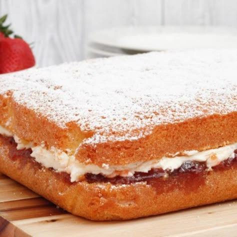 Victoria Sponge Sheet Cake, Victoria Sponge Traybake, Sponge Traybake, Bakewell Traybake, Cake Traybake, Sponge Cake Recipe Best, Morning Teas, Traybake Recipes, Victoria Sandwich