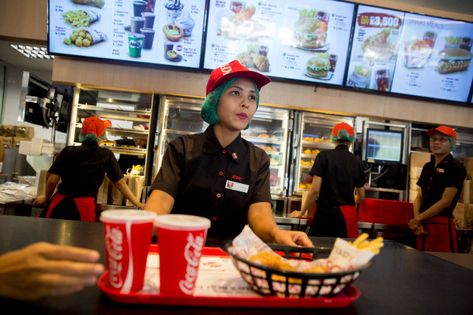 Kfc Malaysia, Fast Food Employee, Tray Of Food, Pink Violin, Fast Food Tray, Kfc Restaurant, American Burger, Halloween Chicken, Food Counter