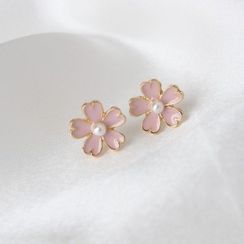 Cute Stud Earrings, Black Gold Jewelry, Daisy Studs, Flower Ear, Pink And Purple Flowers, Ear Earrings, Flower Earrings Studs, Flower Studs, Pink Pearl