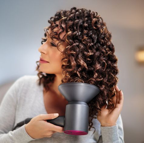 Hair Care Tips In Hindi, Dyson Diffuser, Hair Dryer Reviews, Supersonic Hair Dryer, Dyson Hair Dryer, Dyson Supersonic, Hair Diffuser, Best Hair Dryer, Hair Mistakes