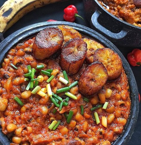 beans and plantain Beans And Plantain, Nigerian Beans, African Vibes, Plantain Recipes, West African Food, African Cooking, Event Menu, Nigerian Food, How To Cook Beans