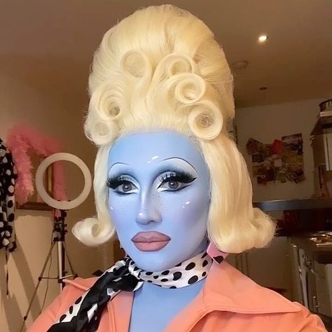 Juno Birch on Instagram: “Eyeballs yes that’s happening” Juno Birch, Alien Halloween, Coloured People, Instagram Editor, Pride Makeup, Drag Makeup, Make Up Inspo, Aesthetic Fits, Robin Williams