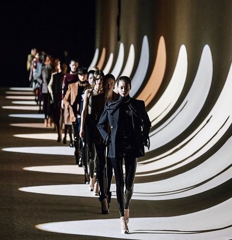 Saint Laurent bathed models in moving lights for its AW20 show - The Spaces Ysl Runway, Saint Laurent Fashion Show, Moving Lights, Fashion Show Design, Fashion Installation, Catwalk Design, Night In Paris, Stage Designer, Church Stage Design