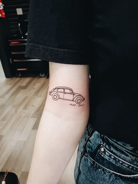 Volkswagon Bug Tattoo, Slug Bug Tattoo, Classic Cars Tattoo, Punch Buggy Tattoo, Car Lover Tattoo Ideas, Vw Beetle Tattoo Ideas, Beetle Car Tattoo, Volkswagon Tattoo, Fine Line Car Tattoo