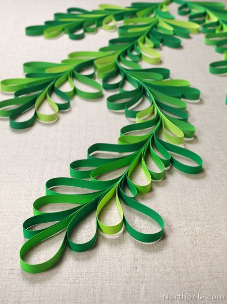 Wall Hanging Paper Craft, Hanging Paper Craft, Craft Cottage, Making Ornaments, Green Garland, Festive Crafts, Paper Chains, Paper Leaves, Santa's Elves