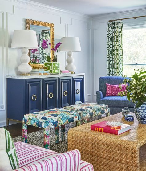 Chinoiserie Family Room, Chinoiserie Chic Living Room Traditional, Pattern Mixing Living Room, Preppy Interior Design Living Room, Bright Colored Master Bedrooms, Preppy Basement, Colorful Grandmillenial, Bold Decor Interior Design, Decorating With Bright Colors