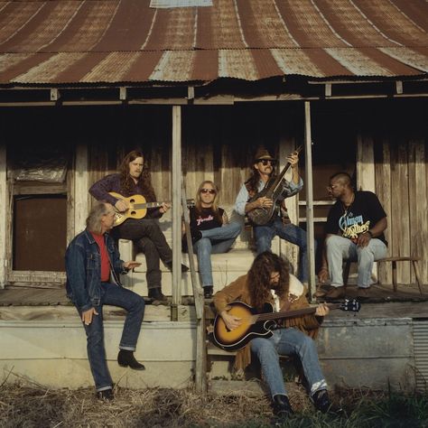 Forty Years of the Allman Brothers – Garden & Gun Berry Oakley, The Allman Brothers, Gregg Allman, Band Photoshoot, Midnight Rider, Country Bands, Best Dog Photos, Allman Brothers Band, Band Photography