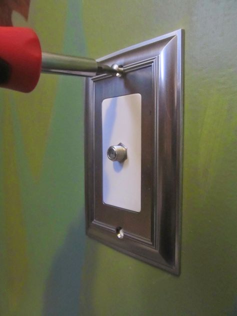 How to replace cable and phone jacks with something prettier Half Finished House: It's the little things...switch cover switch Hide Phone Jack, Phone Jack Covers, Phone Jack, Old Phone, Diy Phone, Switch Covers, Outlet Covers, Little Things, Beautiful Homes