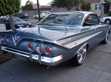 1961 Chevy Impala, Impala 1967, 1961 Impala, Hybrid Trucks, 64 Impala, Classic Cars Chevy, Old Muscle Cars, Chevrolet Ss, Classic Chevrolet