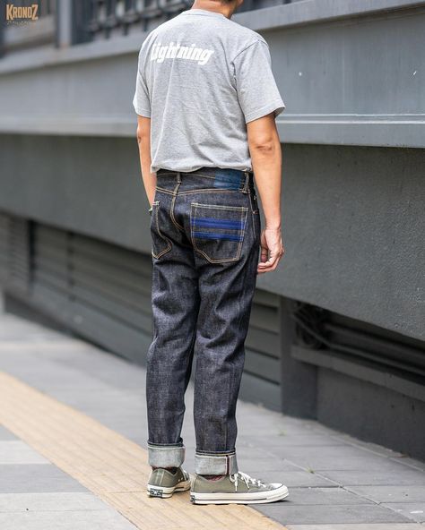 Kronoz Denim on Instagram: “Momotaro 0306-SA Sashiko "Going to Battle label" 18oz Selvedge Denim ⠀ A tight tapered fit which gives a slim and modern look. Constructed…” Selvedge Denim Outfit Men, Japanese Americana, Selvage Denim Jeans, Momotaro Jeans, Denim Outfit Men, Selvage Denim, Japanese Selvedge Denim, Edwin Jeans, Denim Wear