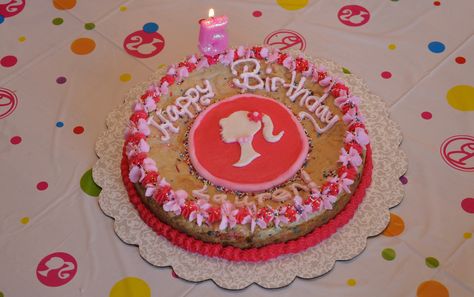 Barbie Cookie Cake, Cookie Cake Ideas, Sugar Cookie Cake, Cake Barbie, Sugar Cookie Cakes, Cake Delicious, Barbie Birthday Party, Barbie Birthday, Barbie Party