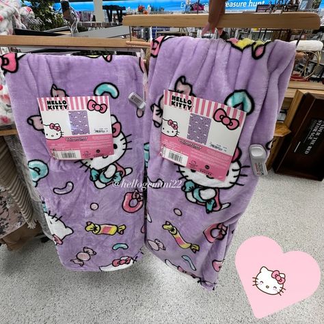 🎀 Today I spotted 1/4 Hello Kitty blanket designs available for $14.99 at @rossdressforless 💖 They’re all pretty cute but I really want the full pink design! I decided to also get this purple one since I have the matching plush backpack from @hottopic 🥰 Since I came across doubles, I’m looking to trade my extra for the full pink design 💗💗 @sanrio @hellokitty • • • • • ♡ Follow @hellogemini22 for more cuteness! #fyp #fyy #fypage #viral #rossdressforless #rossfinds #hellokittyross #rossree... Hello Kitty Merch, Matching Blankets, Hello Kitty Shop, Hello Kitty Blanket, Hello Kitty Decorations, Hello Kitt, Purple Blanket, Hello Kitty Bedroom, Character Clothes