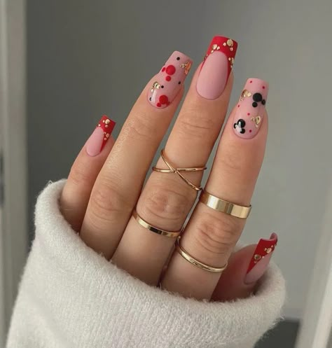 Disney Valentines Day Nails, Disney Valentines Nails, Nails Mickey Mouse, Disneyland Nails, Nails Disney, Disney Nail Designs, Mickey Mouse Nails, Disney Inspired Nails, Disney Acrylic Nails