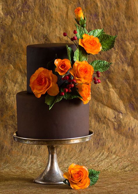 Imagine a chocolate cake with Ganache inside and out with beautiful silk flowers. So beautiful New Cake Design, Fall Wedding Cake, Chocolate Ganache Cake, Chocolate Wedding Cake, Fall Cakes, Fall Wedding Cakes, New Cake, Elegant Cakes, Gorgeous Cakes