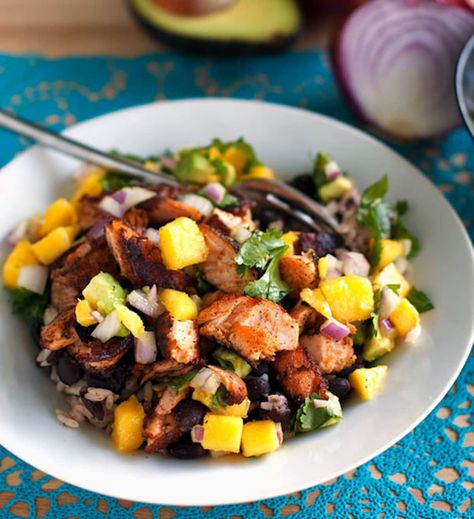 Jerk Salmon, Mango Salsa Salmon, Salmon Bowl, Feel Good Food, Mango Salsa, Caribbean Recipes, Super Healthy, Seafood Dishes, Salmon Recipes