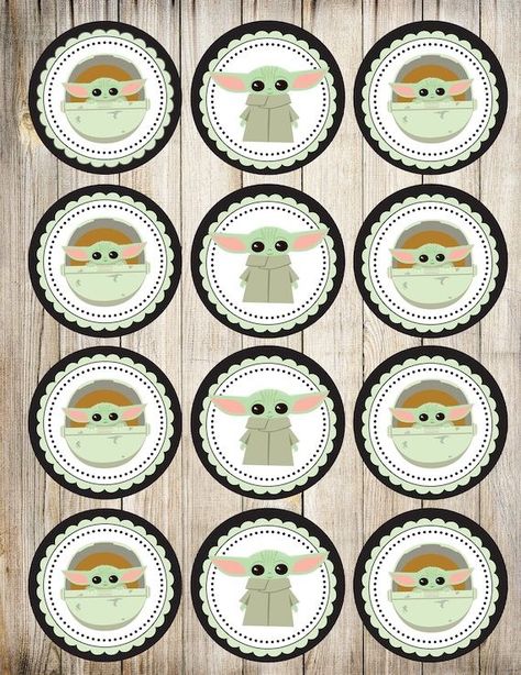 Bubblegum Party, Mandalorian Birthday, Toppers Cupcakes, Yoda Birthday, Yoda Party, Yoda Cake, Star Wars Baby Shower, Yoda Wallpaper, Birthday Cupcake Toppers