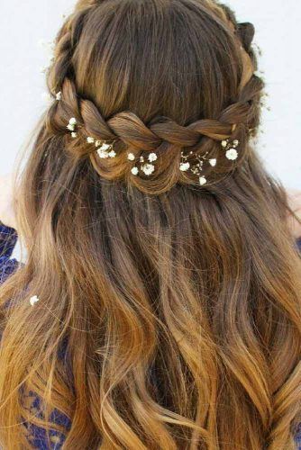 Easy Braid Crown Looks for Your Special Time ★ Easy Braid Crown, Graduation Hairstyle, Best Braid Styles, Braid Crown, Braided Crown Hairstyles, Up Hairdos, Braided Hairdo, Aesthetic Roses, Open Hairstyles