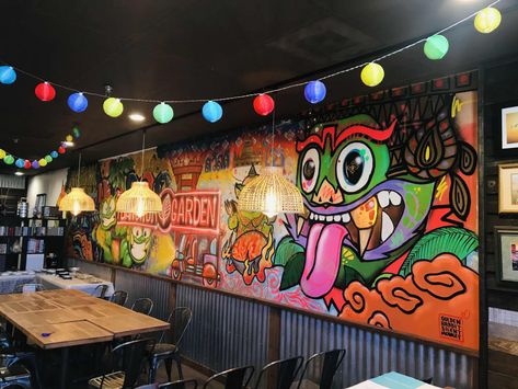 Restaurant Wall Graffiti, Restaurant Graffiti Wall Art, Street Art Interior Design, Thai Street Food Design, Graffiti Cafe, Food Graffiti, Mexican Restaurant Design, Smoothie Shop, Golden Rabbit