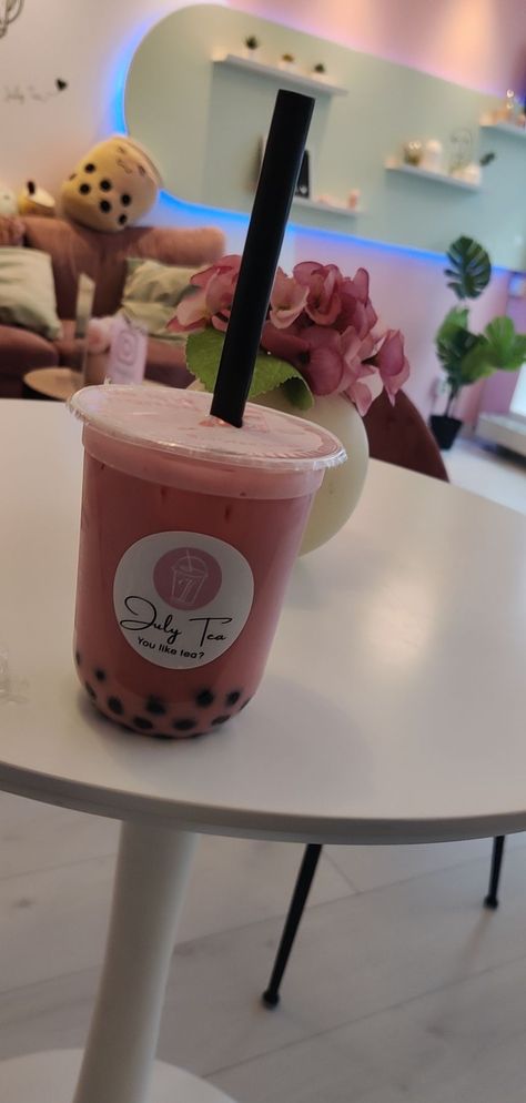 Tapioca Aesthetic, Strawberry Milk Tea, Strawberry Milk, Milk Tea, Aesthetic Food, Milk, Tea, Tableware