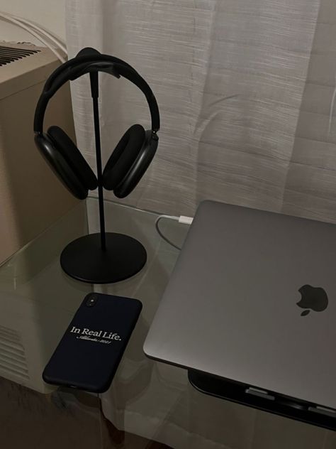 Airpod Max Aesthetic Ribbon, Apple Airpods Max Aesthetic, Airpods Max Aesthetic, Max Aesthetic, Tech Aesthetic, Airpods Max, Iphone Obsession, Headphone Stands, Study Inspiration