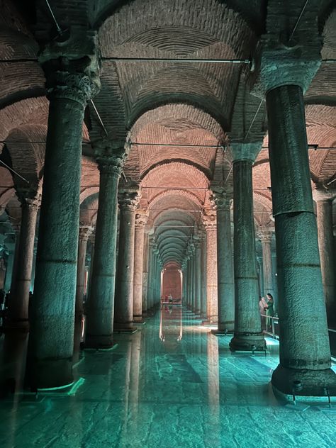 Basilica Cistern, Neo Classical Architecture, Palm Springs Aesthetic, Indoor Water Features, Beachy Aesthetic, Palace Interior, Roman Baths, Pool Rooms, Classical Architecture