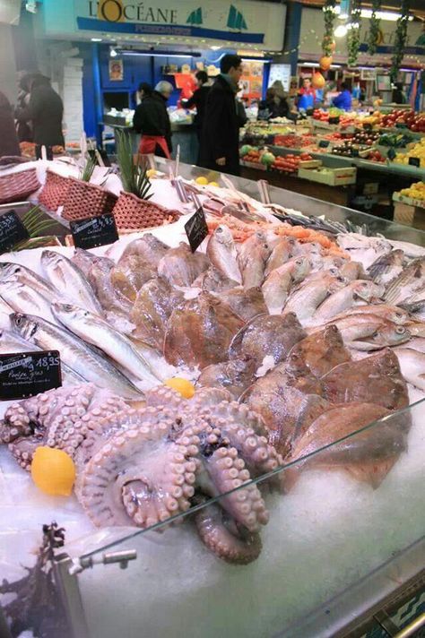 Seafood market at Le Marched, Nancy, France Seafood Display, Fish Display, Seafood Store, Seafood Dip, Seafood Medley, Seafood Risotto, Lobster Dishes, Seafood Bake, Nancy France