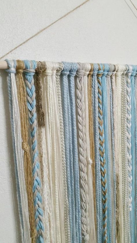 Diy Wall Hanging Yarn, Tapestry Crafts, Yarn Tapestry, Aztec Decor, Boho Crafts Diy, Yarn Wall Art, Yarn Wall, Table Quilts, Diy Wind Chimes