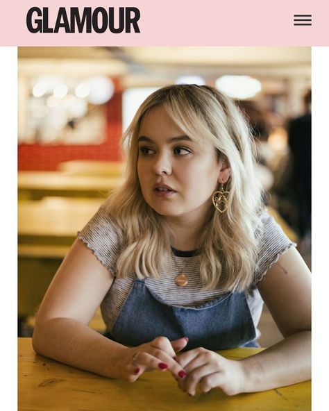 Pearl <3 Penelope Featherington, Derry Girls, Skincare Habits, Nicola Coughlan, Natural Hair Inspiration, Great Women, Hollywood Actor, Long Hair Cuts, Memory Lane