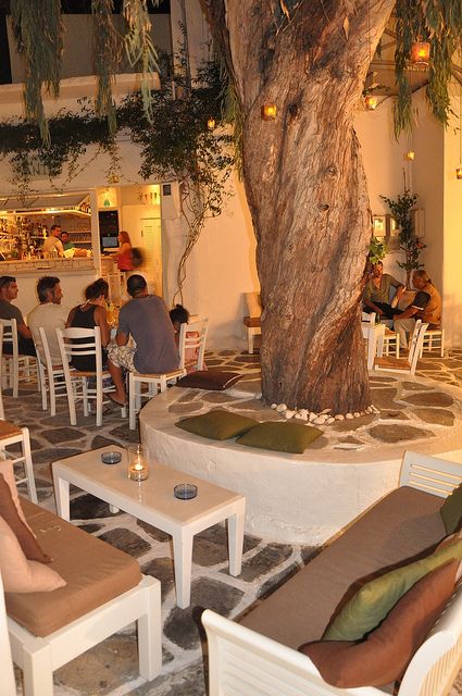 Cafes In Greece, Greek Cafe, Naoussa Paros, Island Restaurant, Paros Island, Paros Greece, Greek House, Visiting Greece, Greek Island