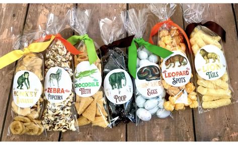 Jungle Party Food, Birthday Party Safari, Safari Food, Safari Party Favors, Safari Birthday Party Decorations, Jungle Theme Birthday Party, Wild Birthday Party, Banana And Egg, Jungle Theme Birthday