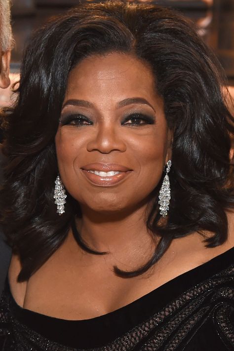 Oprah Winfrey- HarpersBAZAAR.com Lisa Raye, Interesting Earrings, Oprah Quotes, African Faces, Icon Inspiration, Sheer Dresses, Dresses Luxury, Makeup For Moms, Face Time