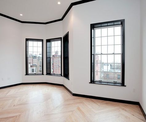 Black Baseboards, Black Trim Interior, Black Window Trims, Black Molding, Dark Trim, White Windows, Black Windows, Empty Room, Black Doors