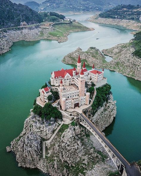 Here’s a look at the beautiful📍Jilong Castle Country Club, Guizhou🇨🇳 📷Photo by @supermickiii - Follow us to explore the fascinating world… Island Castle, Guizhou China, Switzerland Summer, European Castles, Fun Girl, Nature Life, Girl Beach, Castle Ruins, Chateau France