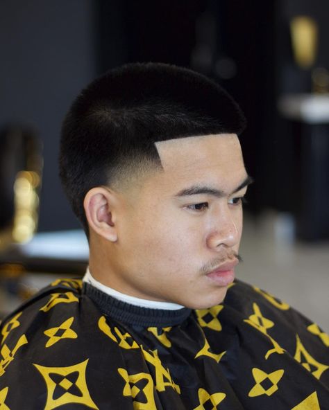 Buzz Taper Fade Men, High Taper Buzz Cut, Buzz Cut With Taper Fade, 12 Guard Buzz Cut Low Taper, Buzzcut Taper Fade, Front Taper Hairline, Haircuts Taper Fade, Bald Taper Fade Haircut, Buzz Cut Taper Fade