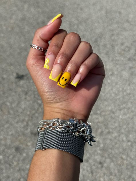 shorties. french tip. yellow. Yellow Short Nails Ideas, Shorties French Tip, Short Yellow Acrylic Nails, Pleasing Nails, Yellow French Tip Nails, Beginner Nails, Shellac Toes, Yellow French Tip, Nail Info