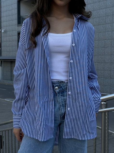 Blue Striped Button Up Outfit, Oversized Shirt Outfits, Outfit Elegantes, Trendy Outfits Indian, Celebrity Casual Outfits, Casual College Outfits, Everyday Fashion Outfits, Casual Day Outfits, Quick Outfits