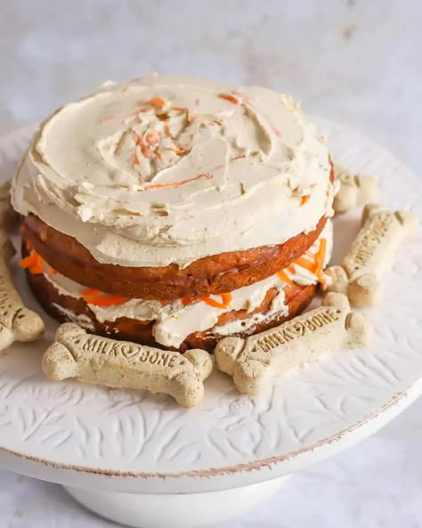 Peanut Butter Carrot Dog Cake, Sweet Potato Dog Cake, Dog Birthday Cake Strawberry, Dog Carrot Cake Recipe, Carrot Cake For Dogs, Cakes For Dogs Recipe, Carrot Dog Cake, Easy Dog Cake, Puppy Birthday Cake