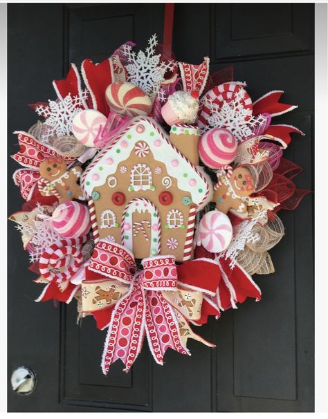 Candy Theme Christmas Wreath, Candy Garland, Christmas Tree Festival, Pink Christmas Wreath, Gingerbread Bakery, Gingerbread Wreath, Gingerbread Christmas Tree, Gingerbread Decor, Christmas Crafts Diy Projects