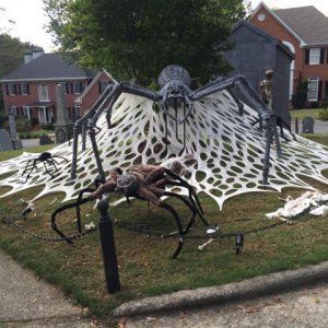 100+ Last-Minute Outdoor Halloween Decor Ideas that are Frighteningly Fantastic - Hike n Dip Cheap Halloween Diy, Pasteles Halloween, Halloween Outdoor Decoration, Cheap Diy Halloween Decorations, Dekorasi Halloween, Bricolage Halloween, Halloween Diy Outdoor, Halloween Decorations Outdoor, Halloween Outside