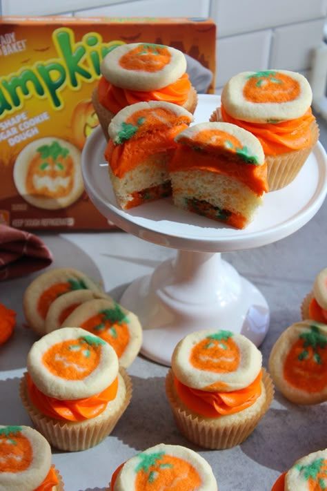 Sugar Cookie Cupcakes, Homemade Cupcake Recipes, Cookie Cupcakes, Pillsbury Sugar Cookies, Halloween Cookie Recipes, Pumpkin Sugar Cookies, Halloween Sugar Cookies, Pumpkin Cake Recipes, Halloween Food Treats